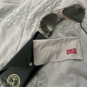 Rosegold RayBan Aviators